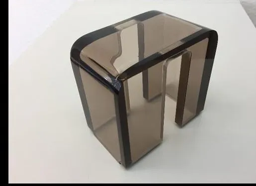 Hocker aus rauchfarben getöntem Acrylglas
